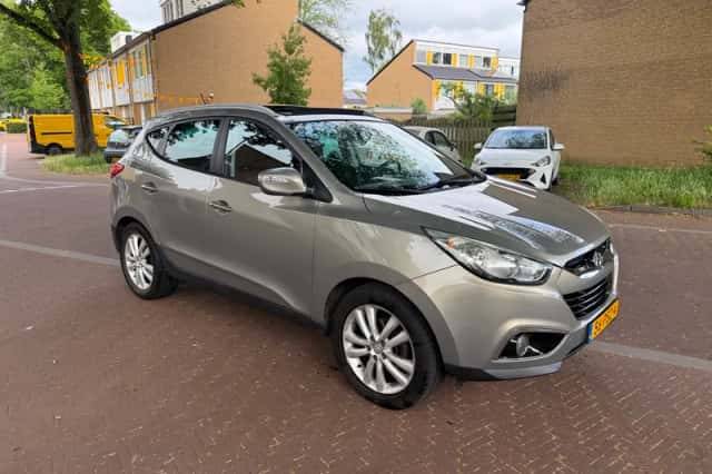 Hyundai ix35 (2011) thumbnail 1