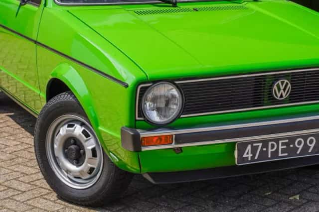 Volkswagen Golf (1977) thumbnail 3