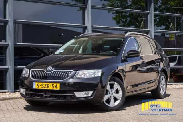 Škoda Octavia (2014) thumbnail 2