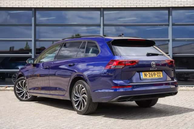 Volkswagen Golf (2022) thumbnail 3
