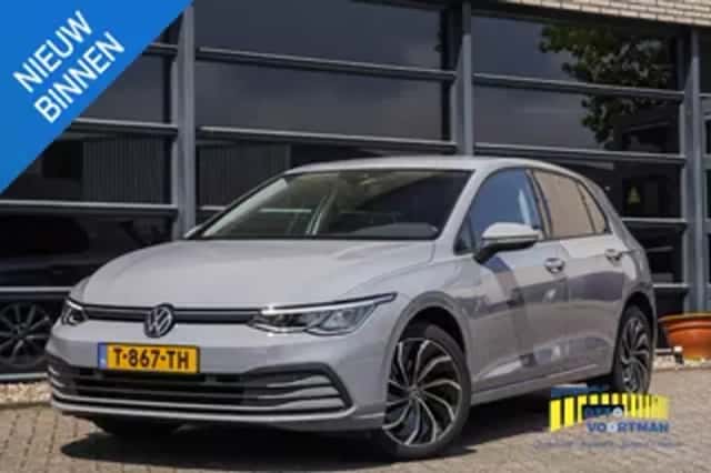 Volkswagen Golf (2023) thumbnail 1