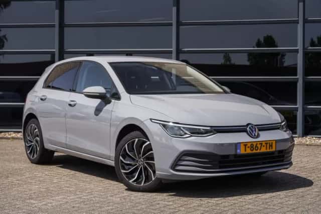 Volkswagen Golf (2023) thumbnail 6