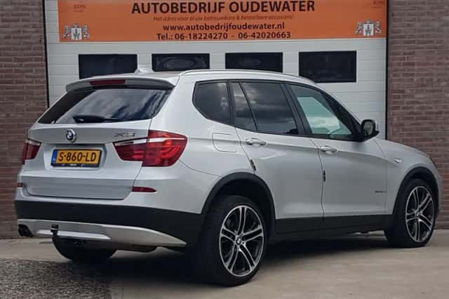 BMW X3 (2011) thumbnail 4