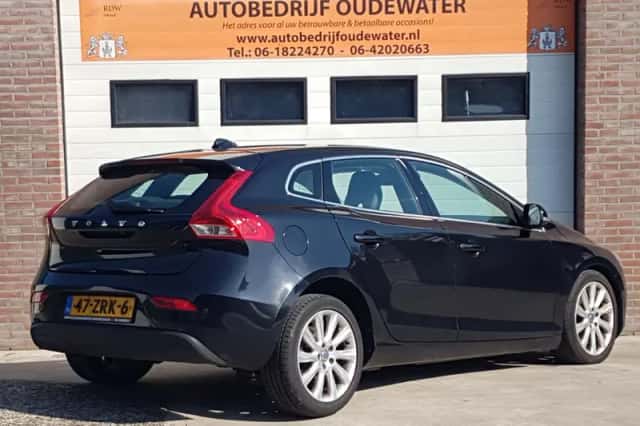 Volvo V40 (2013) thumbnail 4
