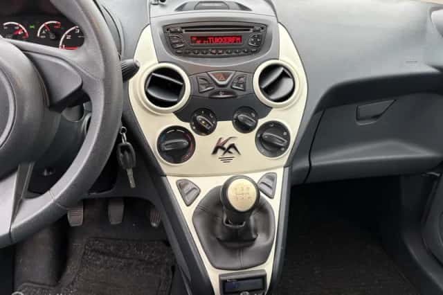 Ford Ka (2016) thumbnail 6