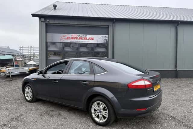 Ford Mondeo (2010) thumbnail 2