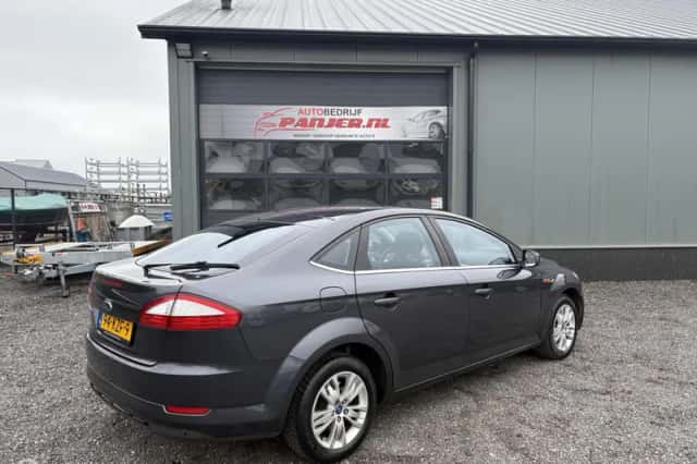 Ford Mondeo (2010) thumbnail 3