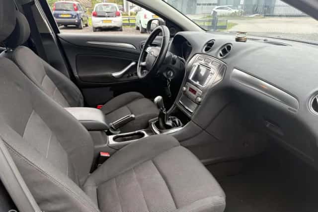 Ford Mondeo (2010) thumbnail 6