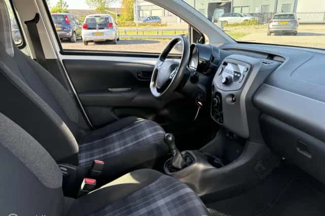 Peugeot 108 (2018) thumbnail 5