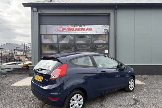 Ford Fiesta (2016) thumbnail 2