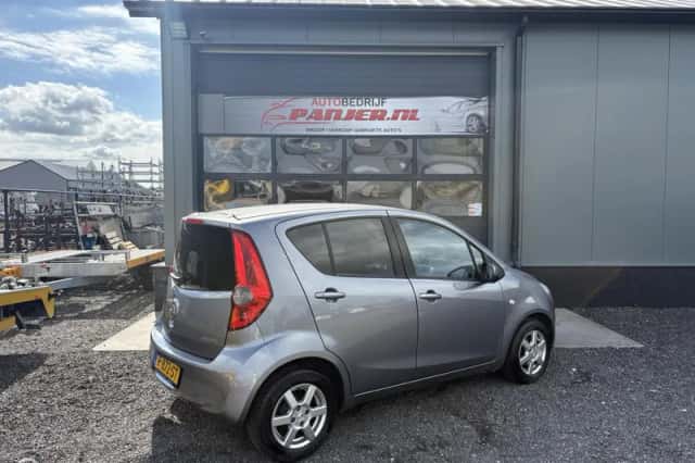 Opel Agila (2010) thumbnail 2