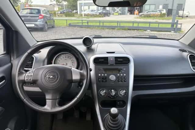 Opel Agila (2010) thumbnail 6