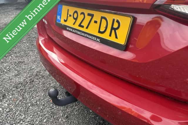 Opel Astra (2020) thumbnail 3