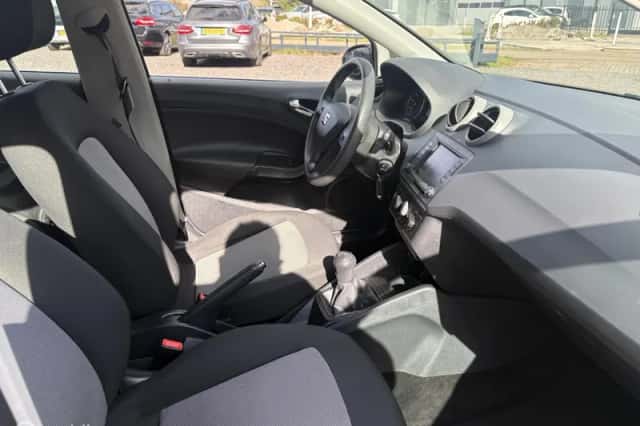 SEAT Ibiza (2017) thumbnail 4