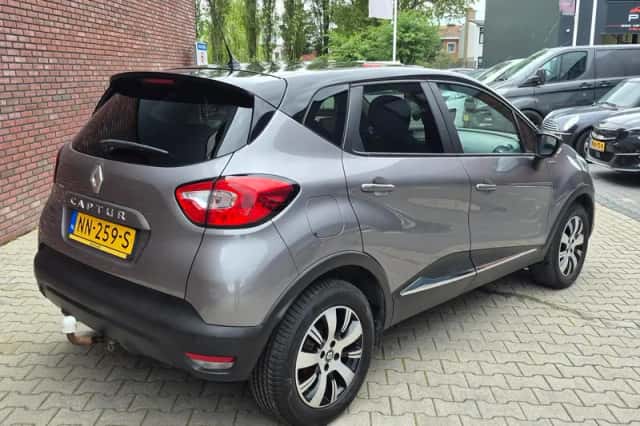 Renault Captur (2017) thumbnail 5