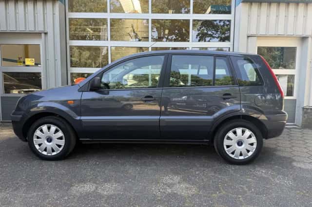 Ford Fusion (2011) thumbnail 3