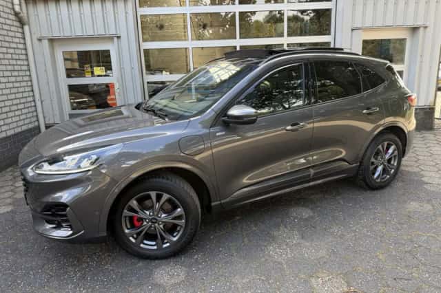Ford Kuga (2022) thumbnail 2