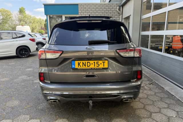 Ford Kuga (2022) thumbnail 5