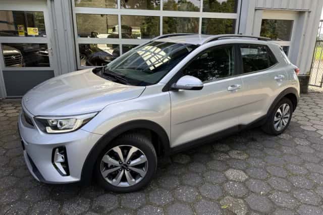 Kia Stonic (2024) thumbnail 2