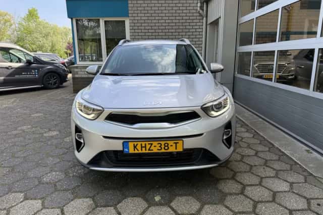 Kia Stonic (2024) thumbnail 6