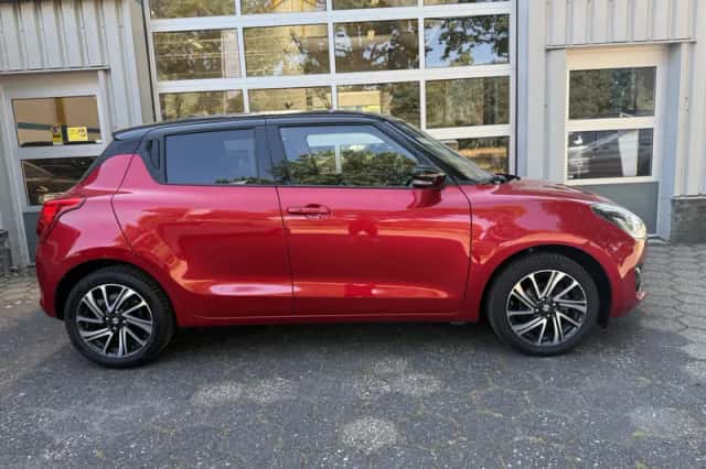 Suzuki Swift (2020) thumbnail 4