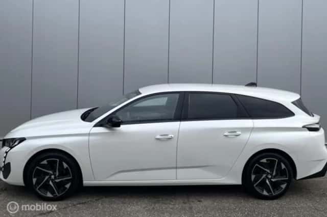 Peugeot 308 (2022) thumbnail 4
