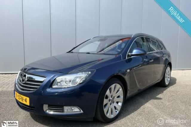 Opel Insignia (2012) thumbnail 2