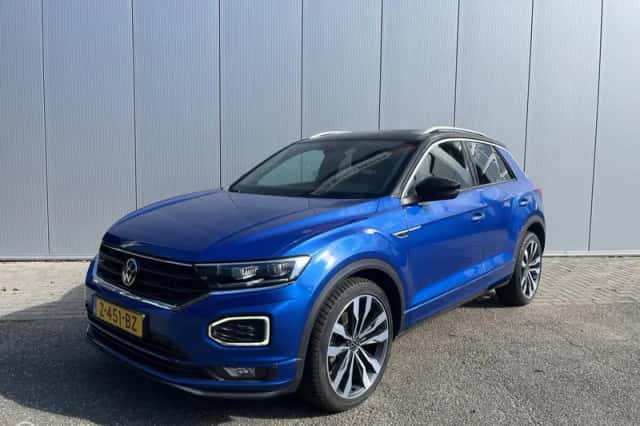 Volkswagen T-Roc (2021) thumbnail 3