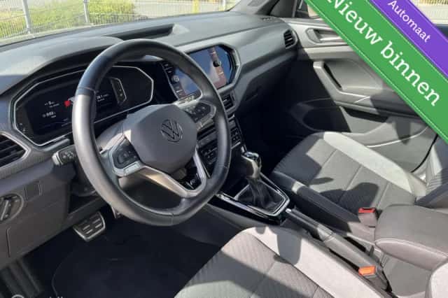 Volkswagen T-Cross (2023) thumbnail 2