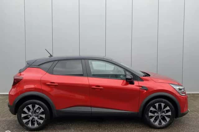 Renault Captur (2024) thumbnail 4