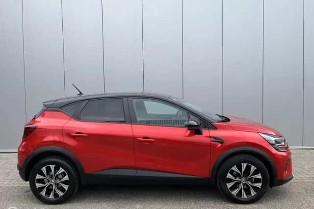 Renault Captur (2024) thumbnail 4