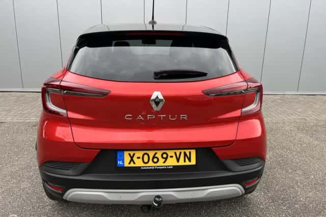 Renault Captur (2024) thumbnail 5