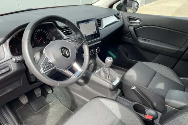 Renault Captur (2024) thumbnail 6