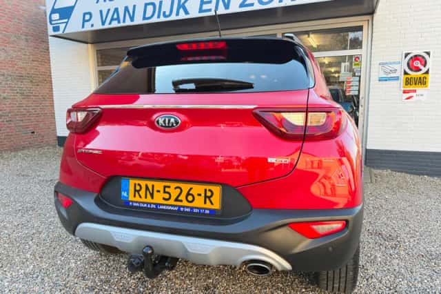 Kia Stonic (2018) thumbnail 6