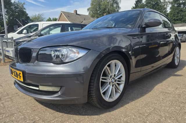 BMW 1-Serie (2008) thumbnail 1