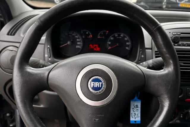 Fiat Punto (2005) thumbnail 4