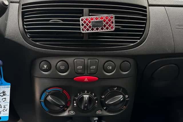 Fiat Punto (2005) thumbnail 6