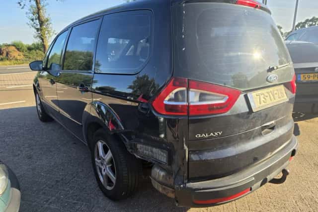 Ford Galaxy (2007) thumbnail 2