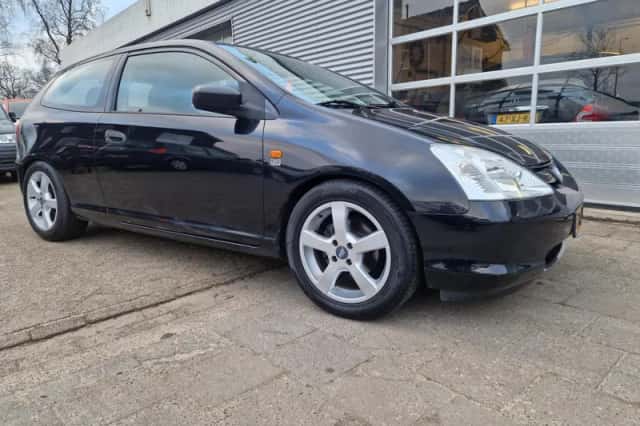 Honda Civic (2002) thumbnail 4