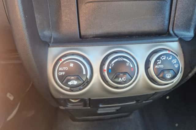 Honda CR-V (2003) thumbnail 2