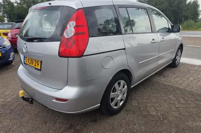 Mazda 5 (2007) thumbnail 4