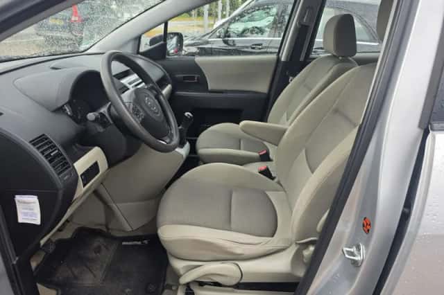 Mazda 5 (2007) thumbnail 5