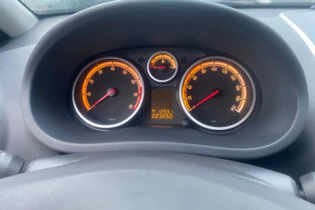 Opel Corsa (2008) thumbnail 6