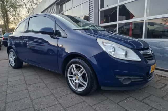 Opel Corsa (2010) thumbnail 1
