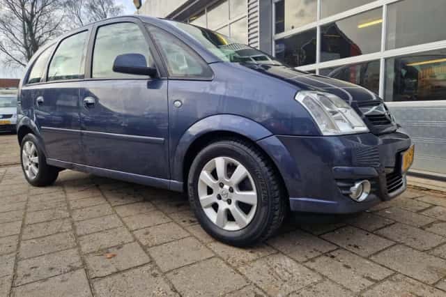 Opel Meriva (2008) thumbnail 3