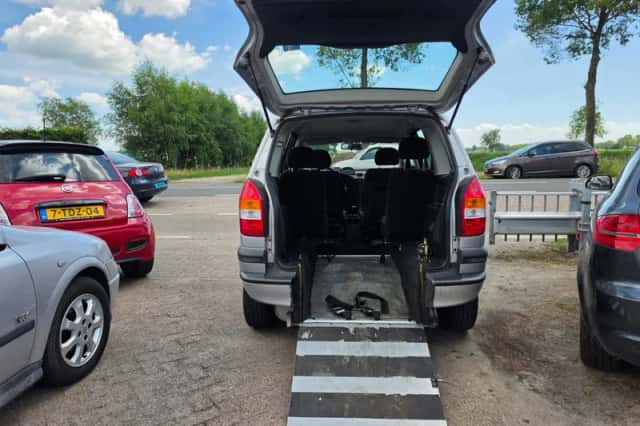 Opel Zafira (2000) thumbnail 5