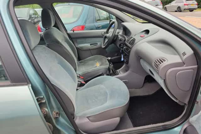 Peugeot 206 (1999) thumbnail 6