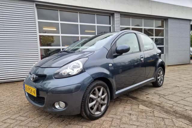 Toyota Aygo (2011) thumbnail 1