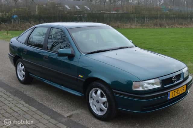 Opel Vectra (1995) thumbnail 3