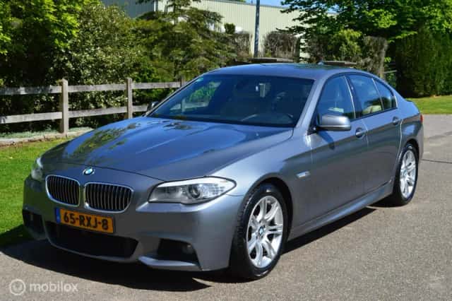 BMW 5-Serie (2011) thumbnail 1